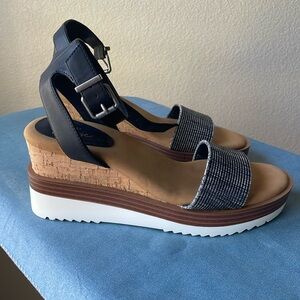 Crown Vintage Sandal